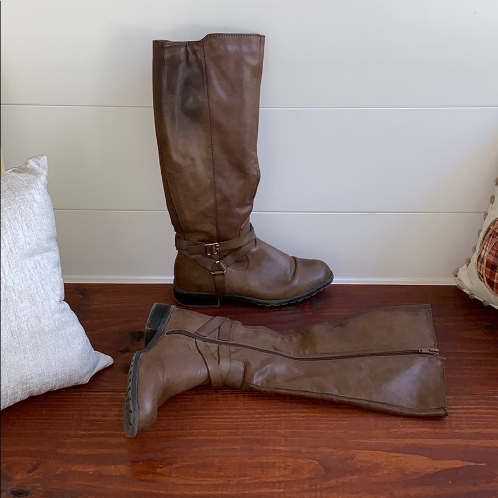 Size 6.5 leather knee high boots